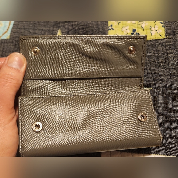 Prada Key Case Saffiano Leather Embossed 6 Keyed Case - Picture 5 of 15